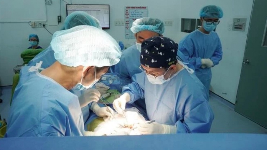 Brain-dead man's organs save seven lives in Vietnam